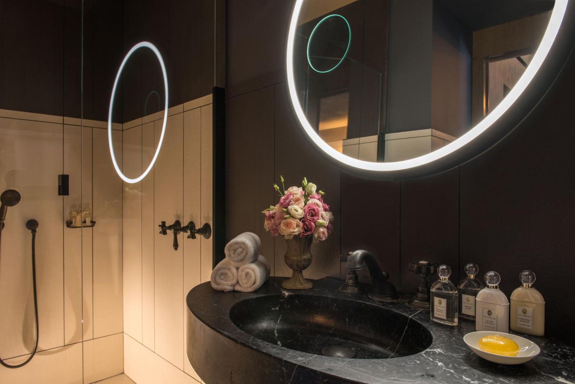 Hotel Cour Des Vosges - Evok Collection Parigi